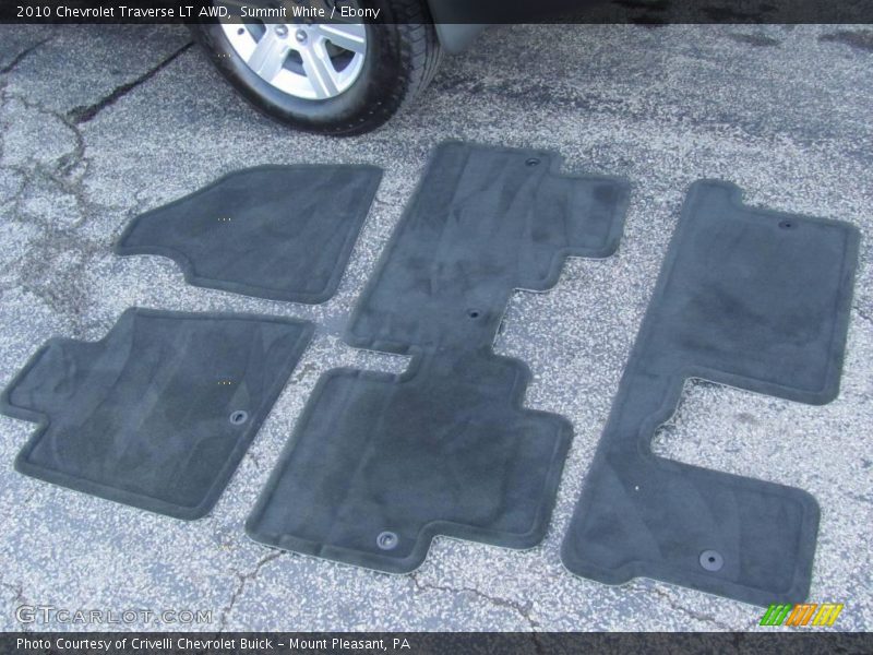 Summit White / Ebony 2010 Chevrolet Traverse LT AWD