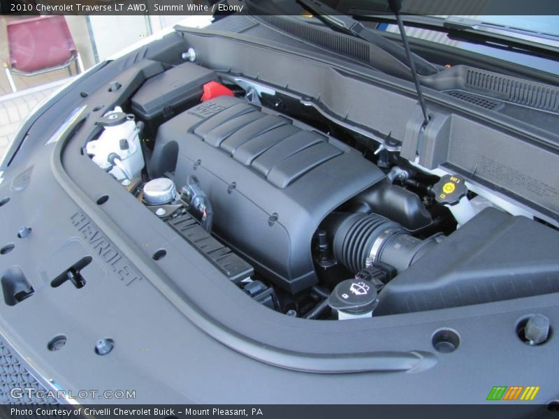 Summit White / Ebony 2010 Chevrolet Traverse LT AWD