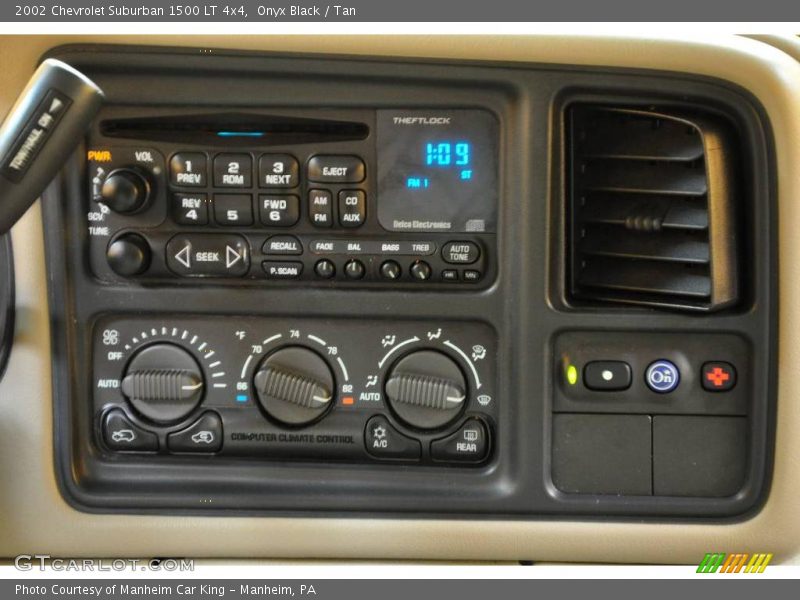 Onyx Black / Tan 2002 Chevrolet Suburban 1500 LT 4x4
