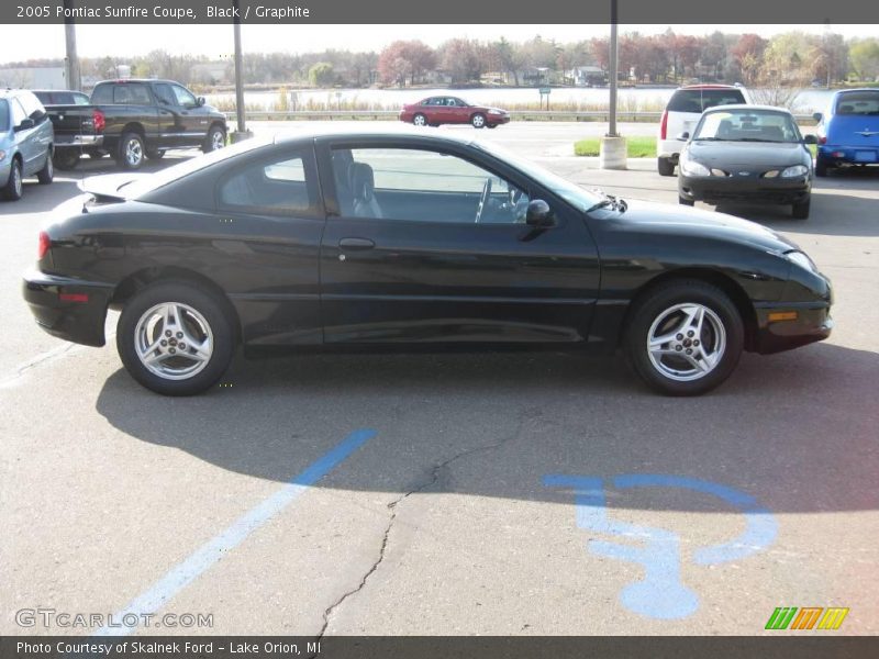 Black / Graphite 2005 Pontiac Sunfire Coupe