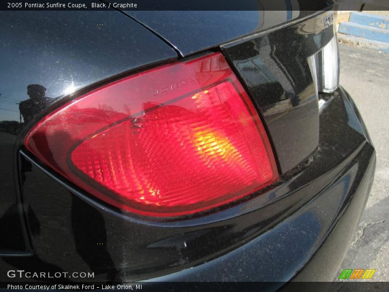 Black / Graphite 2005 Pontiac Sunfire Coupe