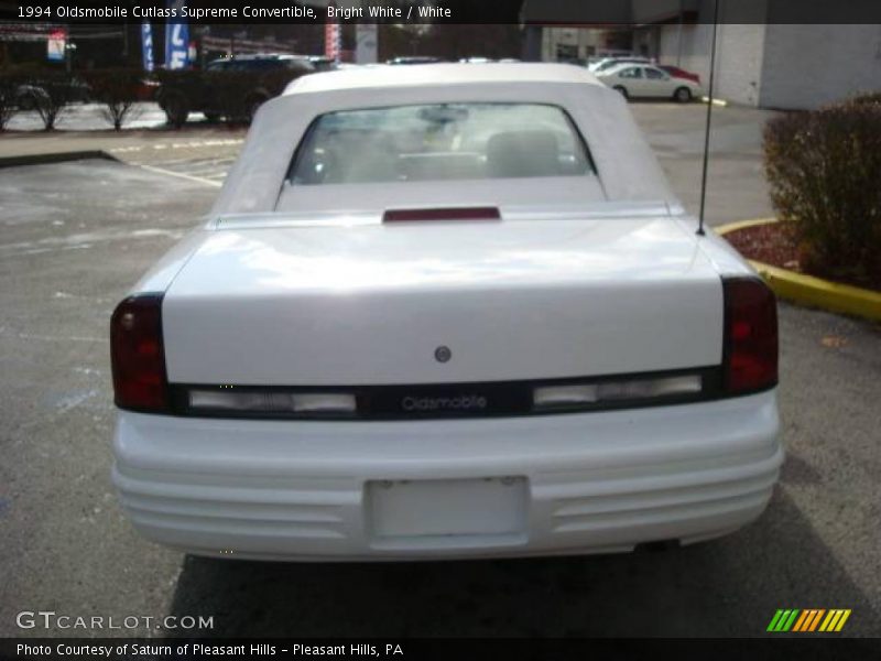 Bright White / White 1994 Oldsmobile Cutlass Supreme Convertible