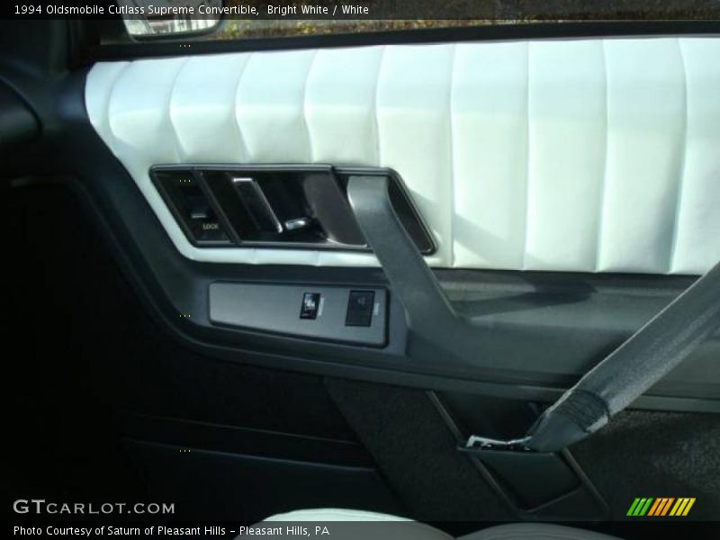 Bright White / White 1994 Oldsmobile Cutlass Supreme Convertible