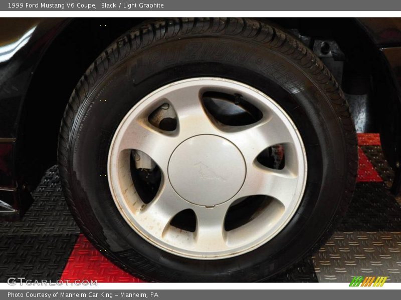 Black / Light Graphite 1999 Ford Mustang V6 Coupe