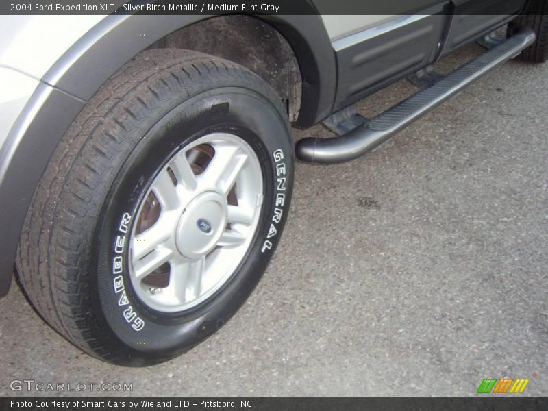 Silver Birch Metallic / Medium Flint Gray 2004 Ford Expedition XLT