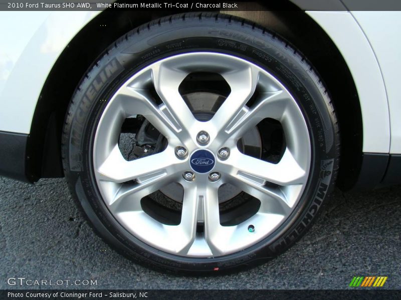 White Platinum Metallic Tri-Coat / Charcoal Black 2010 Ford Taurus SHO AWD