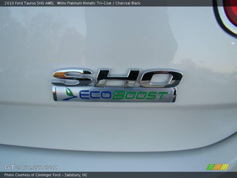 White Platinum Metallic Tri-Coat / Charcoal Black 2010 Ford Taurus SHO AWD