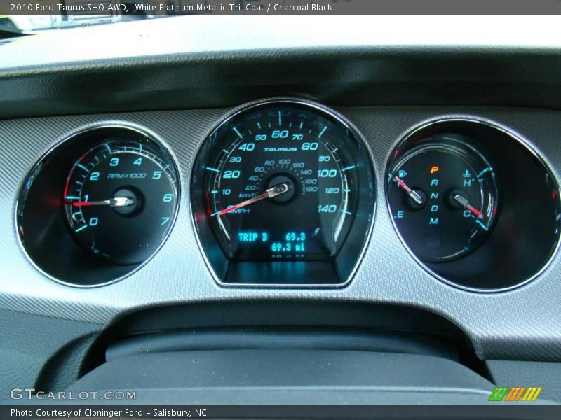 White Platinum Metallic Tri-Coat / Charcoal Black 2010 Ford Taurus SHO AWD