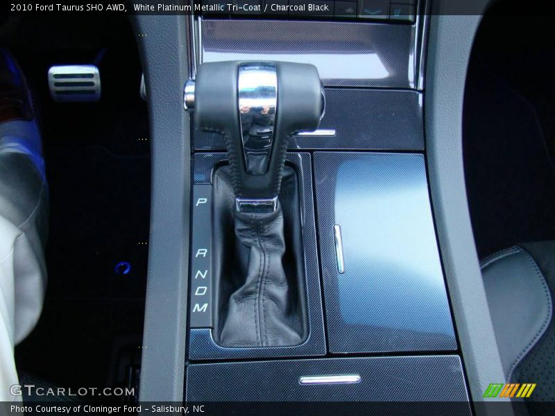 White Platinum Metallic Tri-Coat / Charcoal Black 2010 Ford Taurus SHO AWD