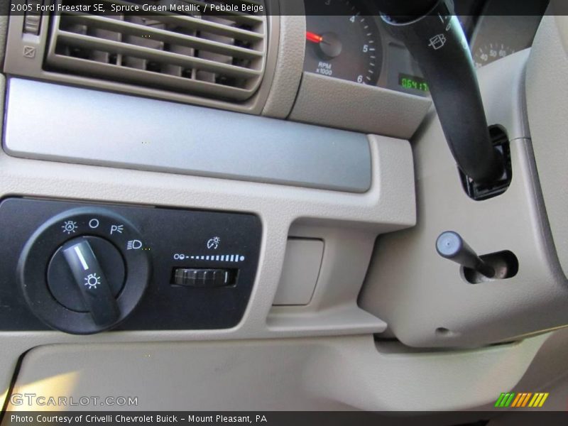 Spruce Green Metallic / Pebble Beige 2005 Ford Freestar SE