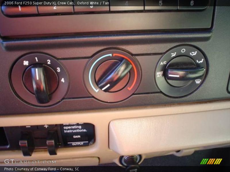 Oxford White / Tan 2006 Ford F250 Super Duty XL Crew Cab