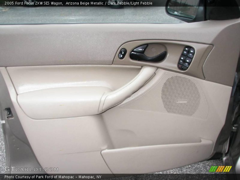 Arizona Beige Metallic / Dark Pebble/Light Pebble 2005 Ford Focus ZXW SES Wagon