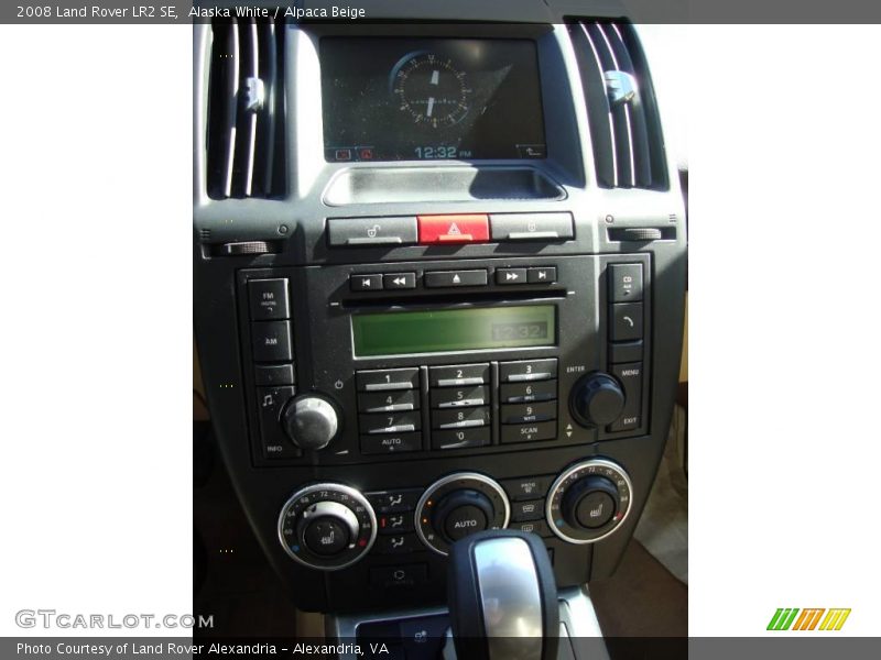 Alaska White / Alpaca Beige 2008 Land Rover LR2 SE