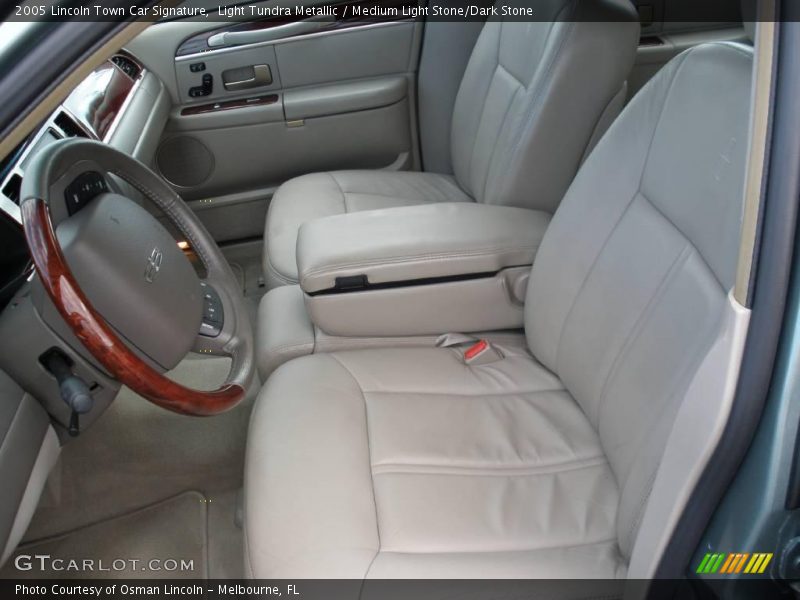 Light Tundra Metallic / Medium Light Stone/Dark Stone 2005 Lincoln Town Car Signature