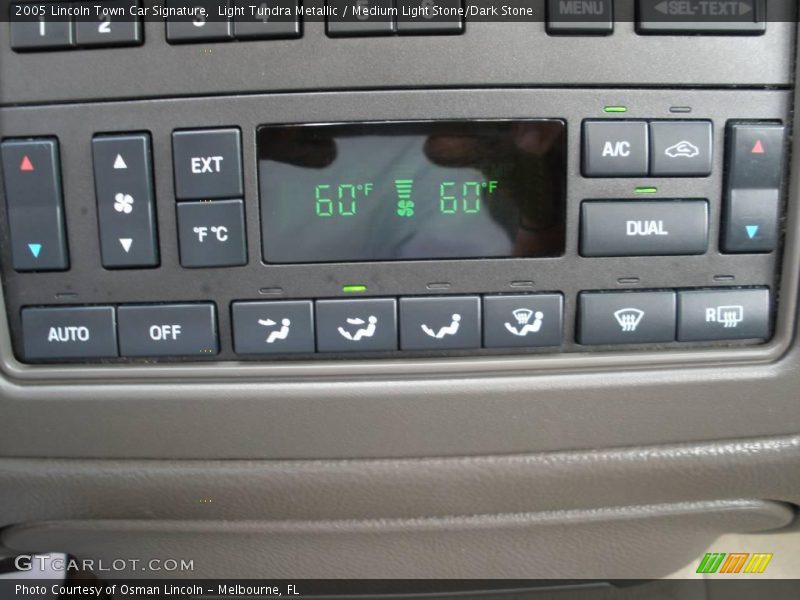 Light Tundra Metallic / Medium Light Stone/Dark Stone 2005 Lincoln Town Car Signature
