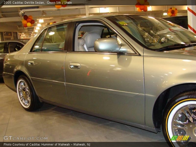 Green Silk / Shale 2005 Cadillac DeVille Sedan