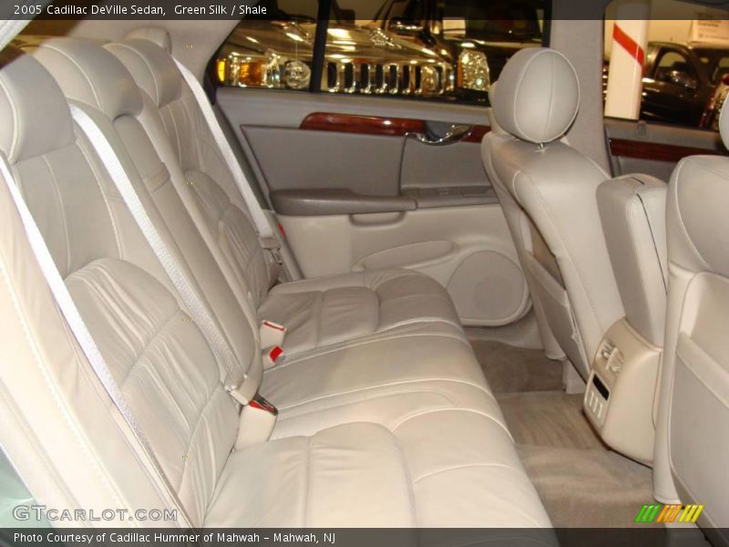 Green Silk / Shale 2005 Cadillac DeVille Sedan