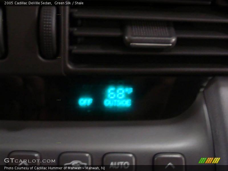 Green Silk / Shale 2005 Cadillac DeVille Sedan