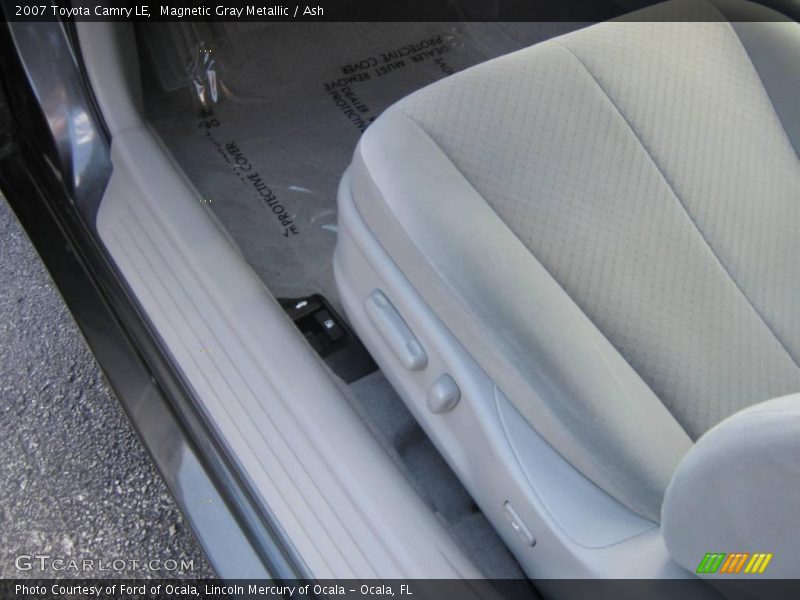 Magnetic Gray Metallic / Ash 2007 Toyota Camry LE