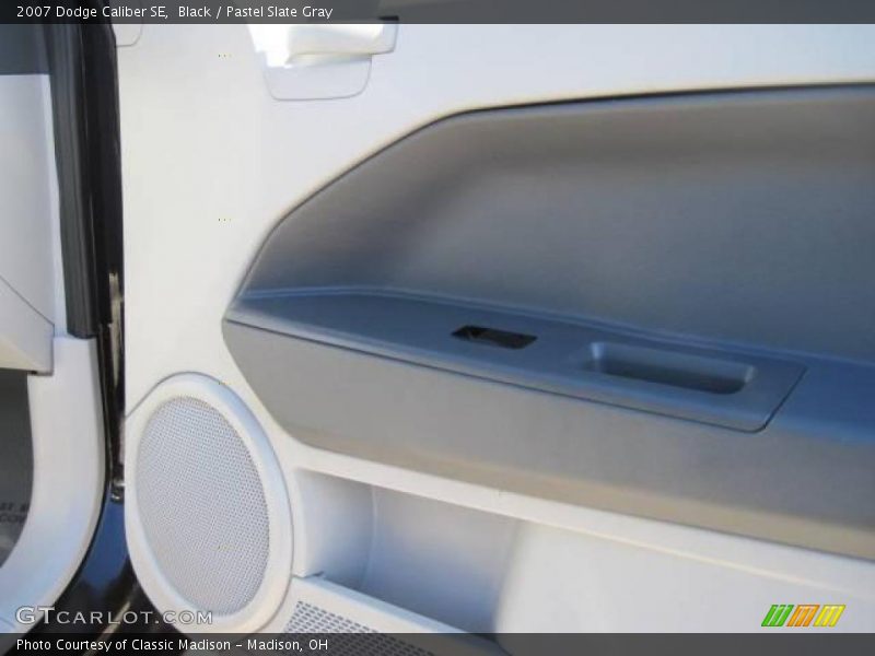 Black / Pastel Slate Gray 2007 Dodge Caliber SE