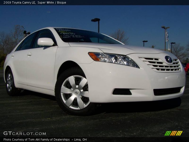 Super White / Bisque 2009 Toyota Camry LE