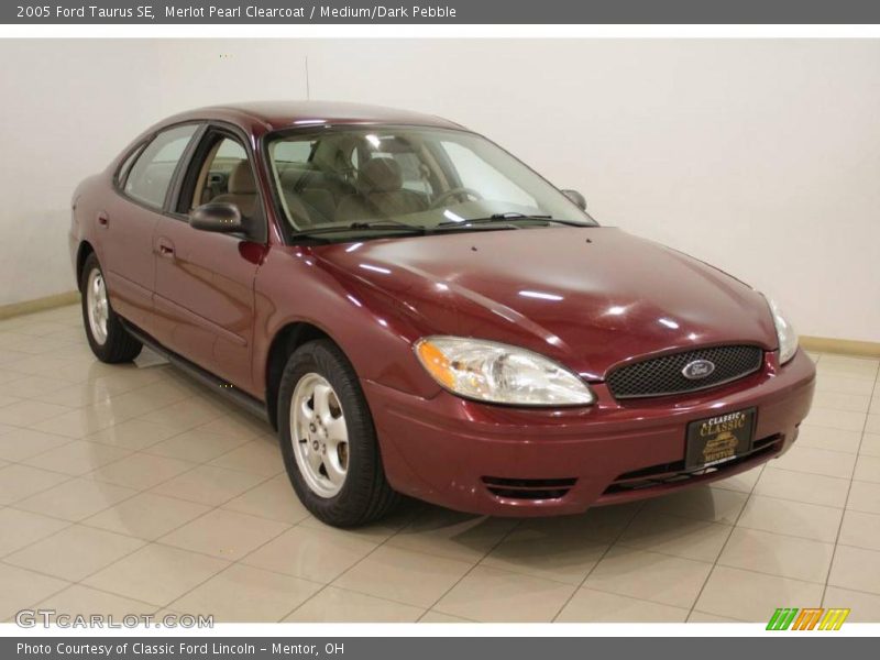 Merlot Pearl Clearcoat / Medium/Dark Pebble 2005 Ford Taurus SE