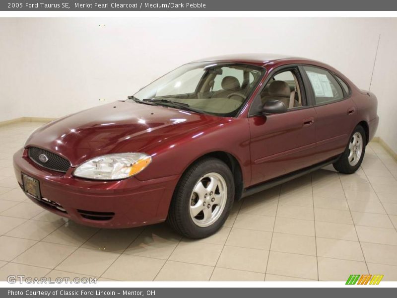 Merlot Pearl Clearcoat / Medium/Dark Pebble 2005 Ford Taurus SE