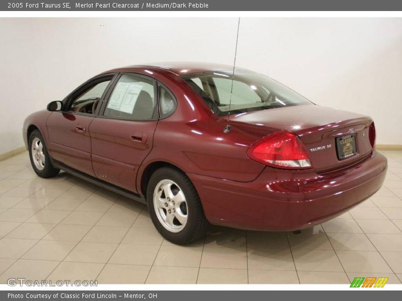 Merlot Pearl Clearcoat / Medium/Dark Pebble 2005 Ford Taurus SE