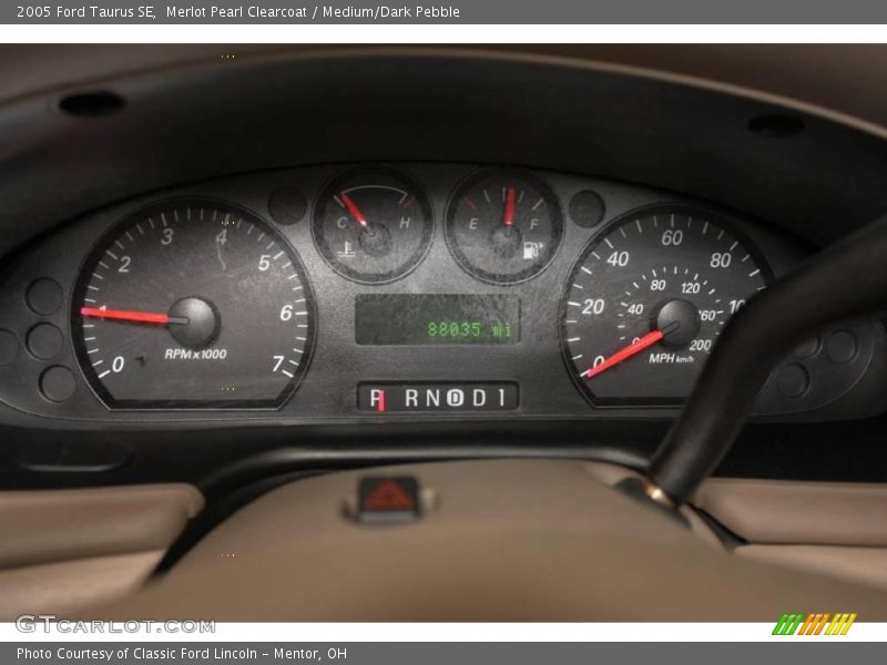 Merlot Pearl Clearcoat / Medium/Dark Pebble 2005 Ford Taurus SE