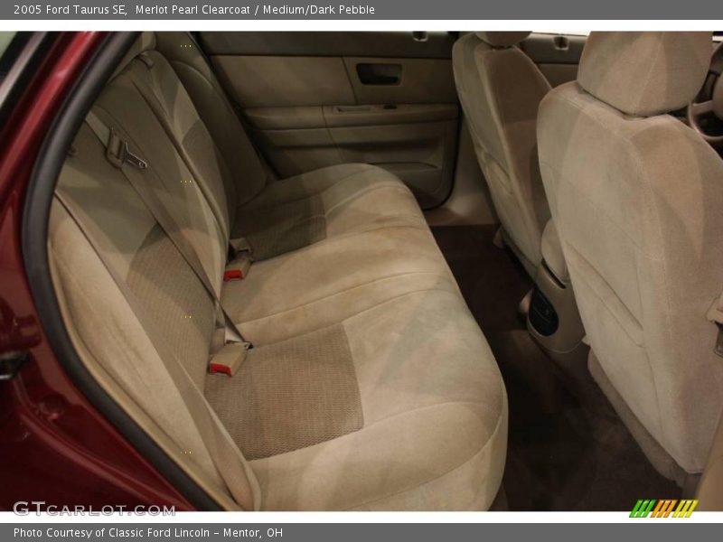 Merlot Pearl Clearcoat / Medium/Dark Pebble 2005 Ford Taurus SE