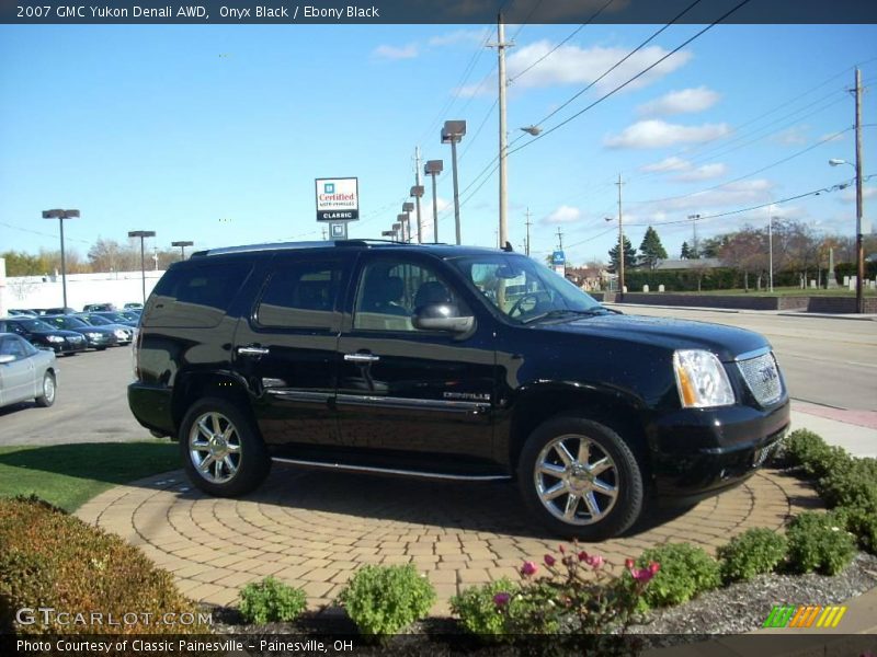 Onyx Black / Ebony Black 2007 GMC Yukon Denali AWD