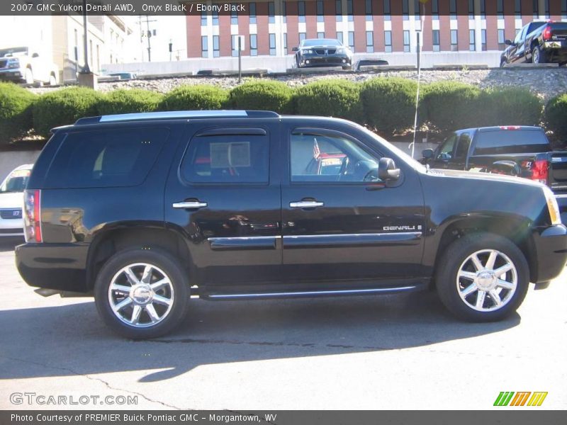 Onyx Black / Ebony Black 2007 GMC Yukon Denali AWD