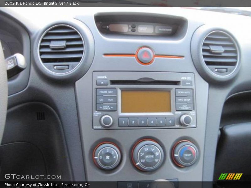 Bright Silver / Black 2009 Kia Rondo LX