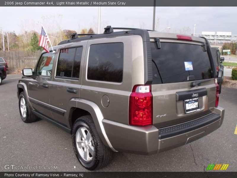 Light Khaki Metallic / Medium Slate Gray 2006 Jeep Commander 4x4