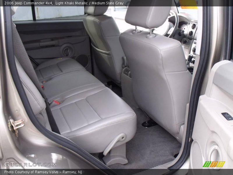 Light Khaki Metallic / Medium Slate Gray 2006 Jeep Commander 4x4