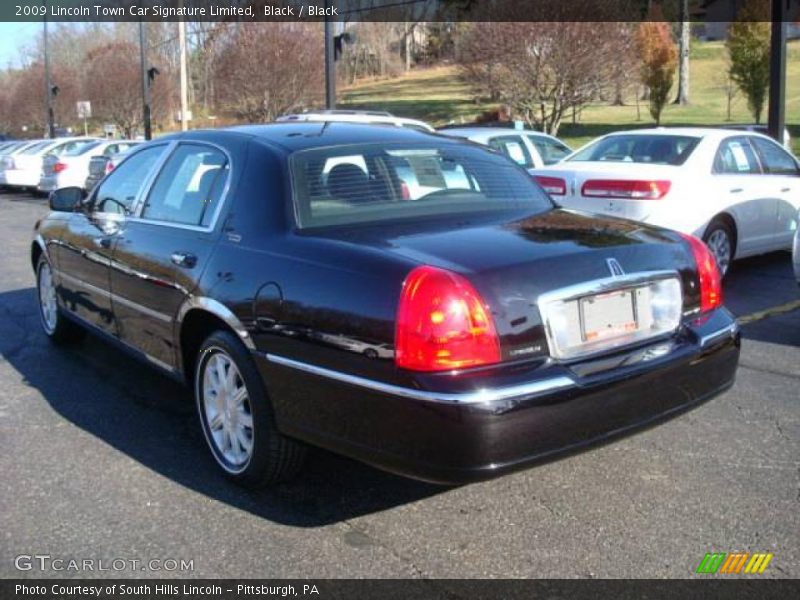 Black / Black 2009 Lincoln Town Car Signature Limited