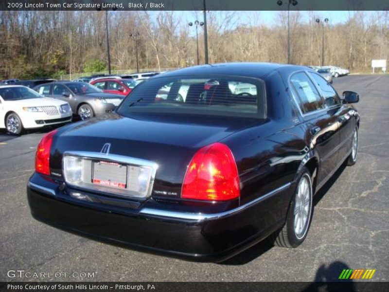 Black / Black 2009 Lincoln Town Car Signature Limited
