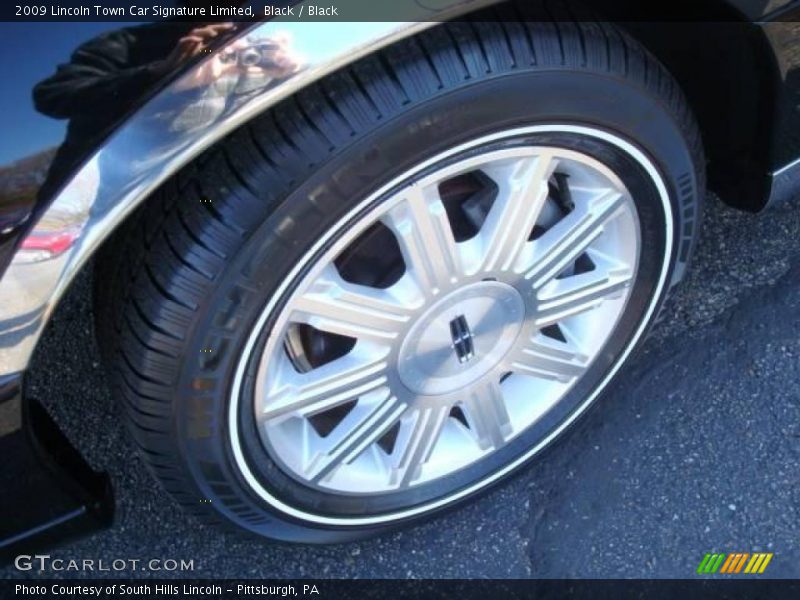 Black / Black 2009 Lincoln Town Car Signature Limited