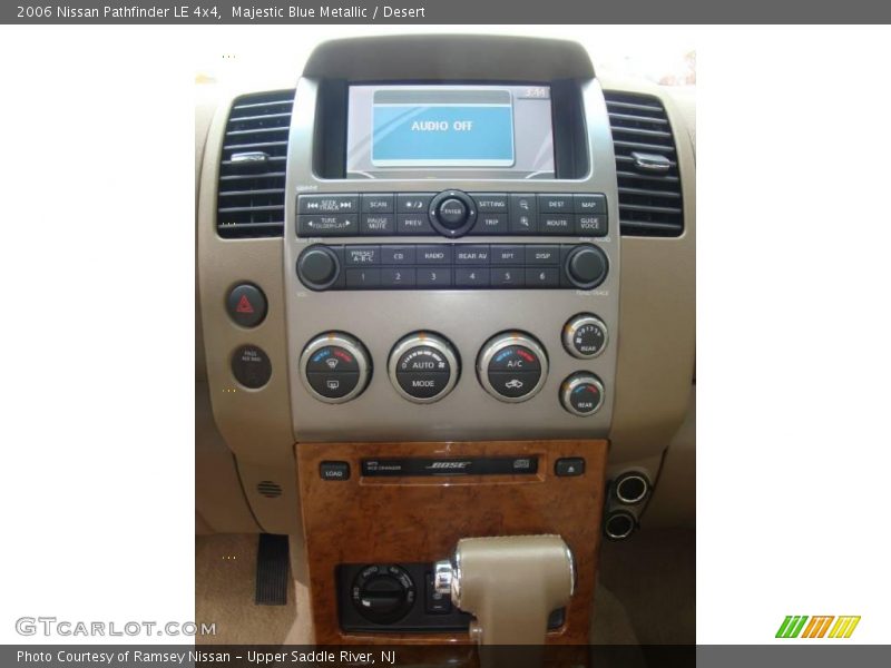 Majestic Blue Metallic / Desert 2006 Nissan Pathfinder LE 4x4