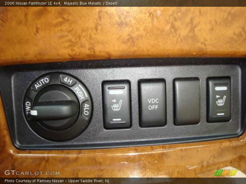 Majestic Blue Metallic / Desert 2006 Nissan Pathfinder LE 4x4