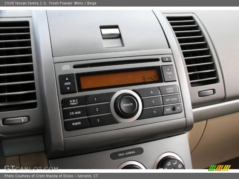 Fresh Powder White / Beige 2008 Nissan Sentra 2.0