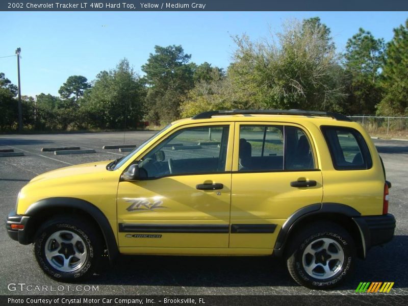 Yellow / Medium Gray 2002 Chevrolet Tracker LT 4WD Hard Top