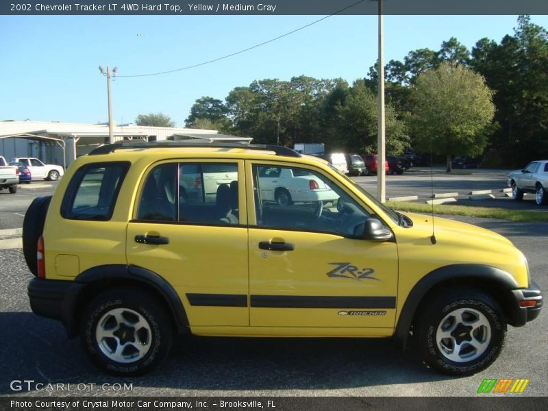 Yellow / Medium Gray 2002 Chevrolet Tracker LT 4WD Hard Top