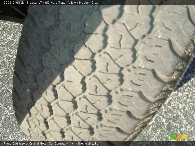Yellow / Medium Gray 2002 Chevrolet Tracker LT 4WD Hard Top