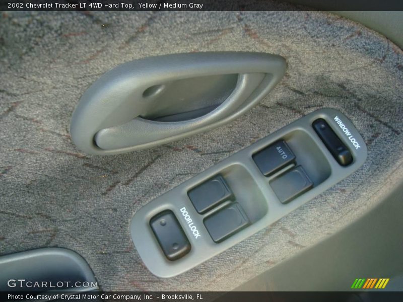 Yellow / Medium Gray 2002 Chevrolet Tracker LT 4WD Hard Top