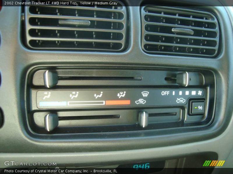 Yellow / Medium Gray 2002 Chevrolet Tracker LT 4WD Hard Top