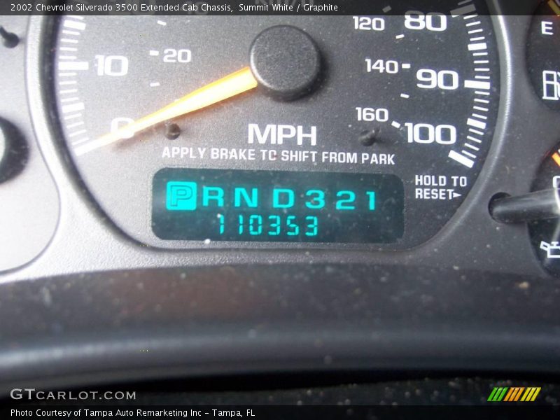 Summit White / Graphite 2002 Chevrolet Silverado 3500 Extended Cab Chassis