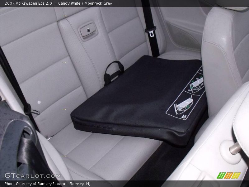 Candy White / Moonrock Grey 2007 Volkswagen Eos 2.0T