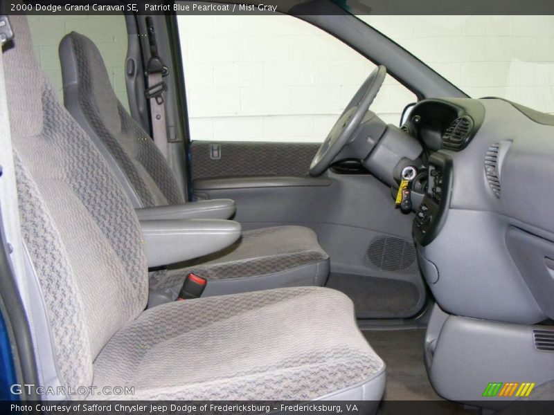 Patriot Blue Pearlcoat / Mist Gray 2000 Dodge Grand Caravan SE