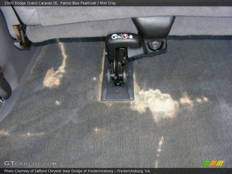 Patriot Blue Pearlcoat / Mist Gray 2000 Dodge Grand Caravan SE